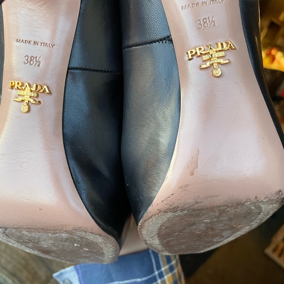 Prada black leather pumps - Picture 8 of 10